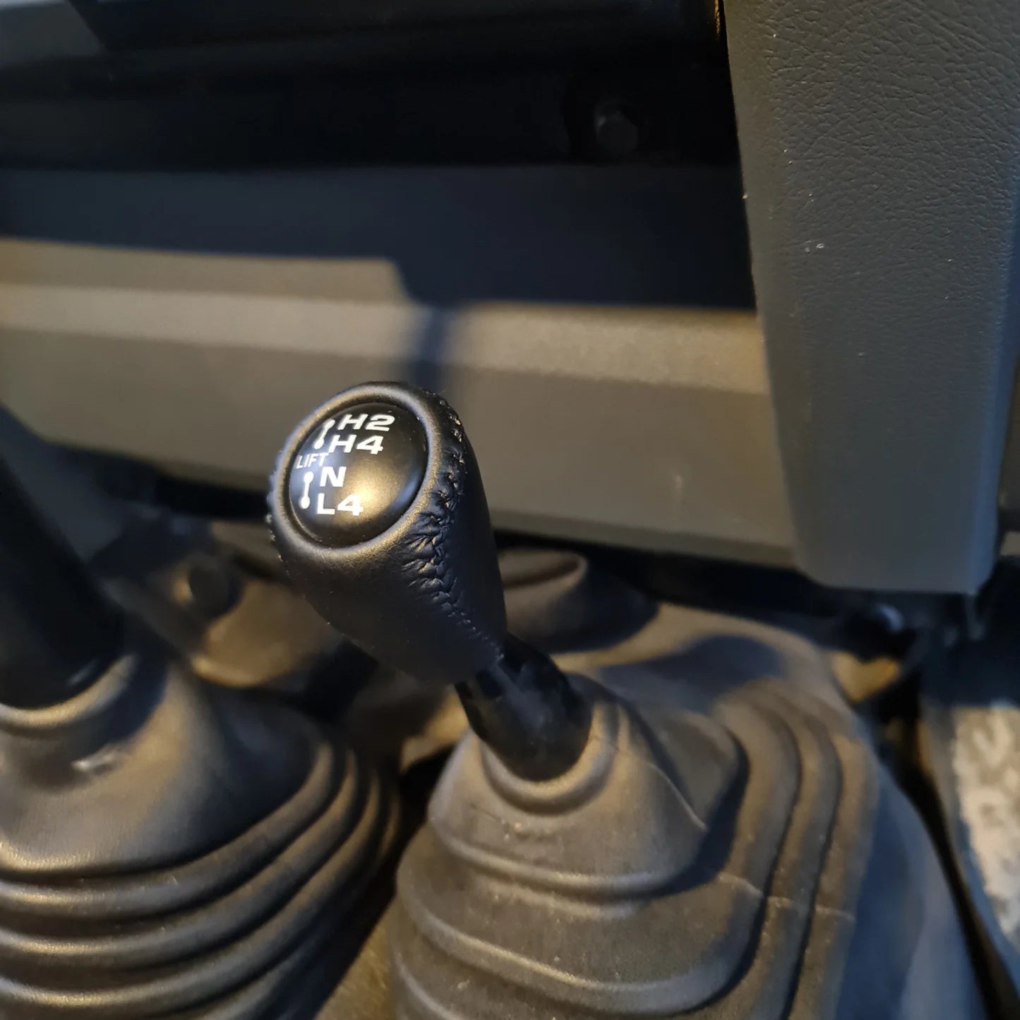 LandCruiser Leather Gear Knobs