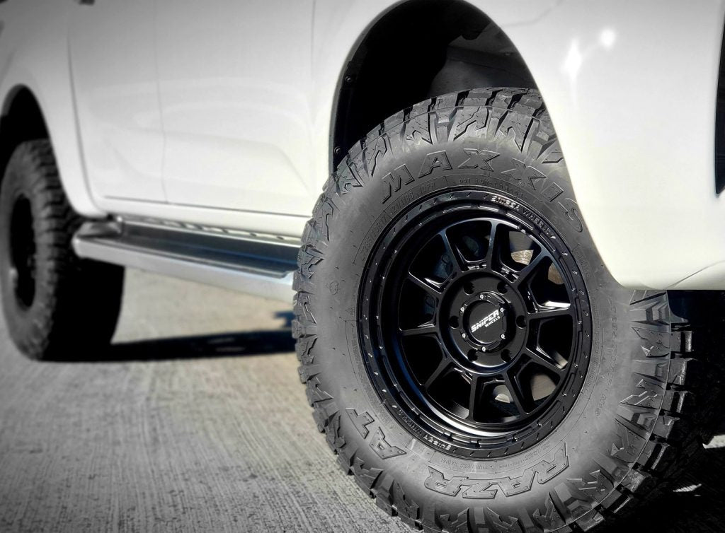 Sniper Recon-Matt Black 17x9 15p 6x139.7